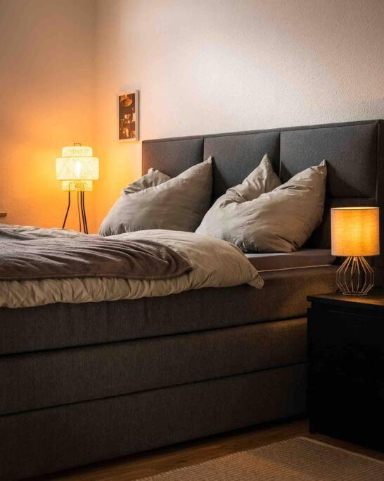 Ferienwohnung Bali Style Mit High Speed Wlan Und Gratis Parkplatz Gera Bagian luar foto